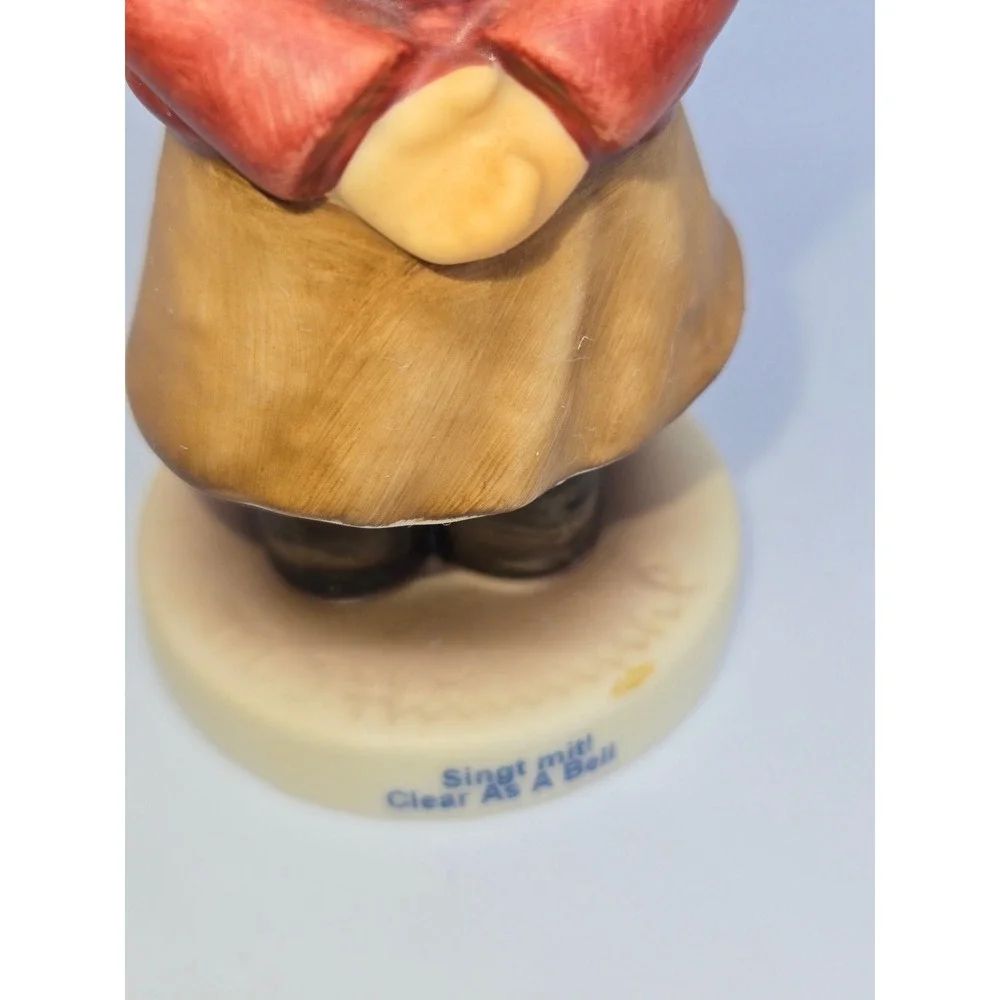Vtg 2004 M.I. Hummel Goebel Figurine 